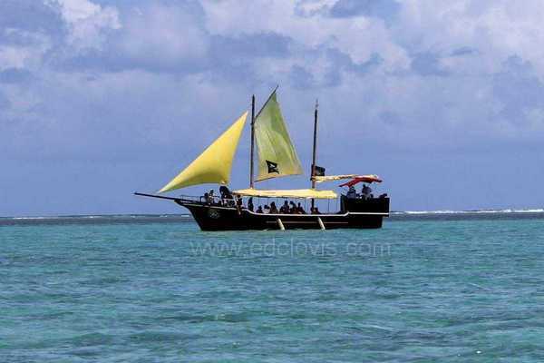 Ile aux cerfs en bateau pirate